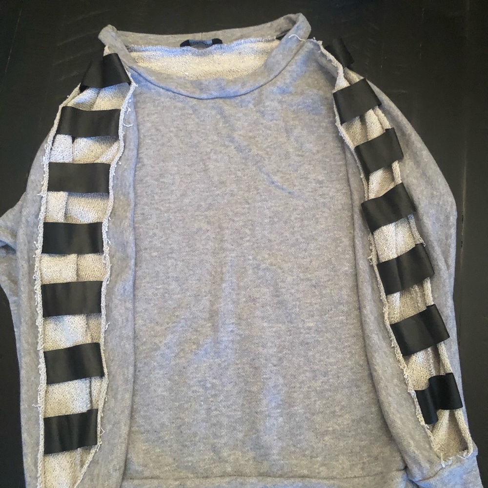Sweatshirt - Picture 3 of 5